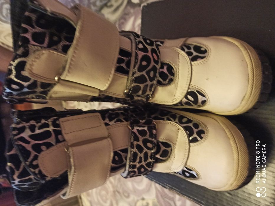 Продам очень тёплые сапоги натуральная кожа и цигейка 26-27р-р