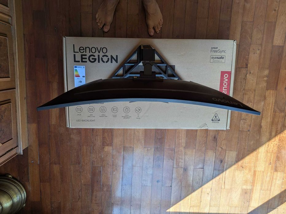 Monitor Curvo Lenovo Legion R32qc-30 VA W-LED 31.5" QHD 16:9 180Hz FreeSync