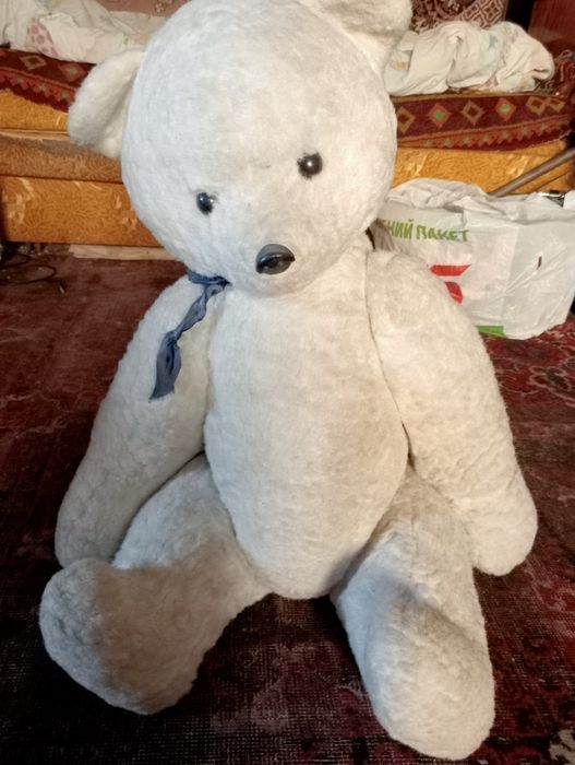 Медведь плюшевый
