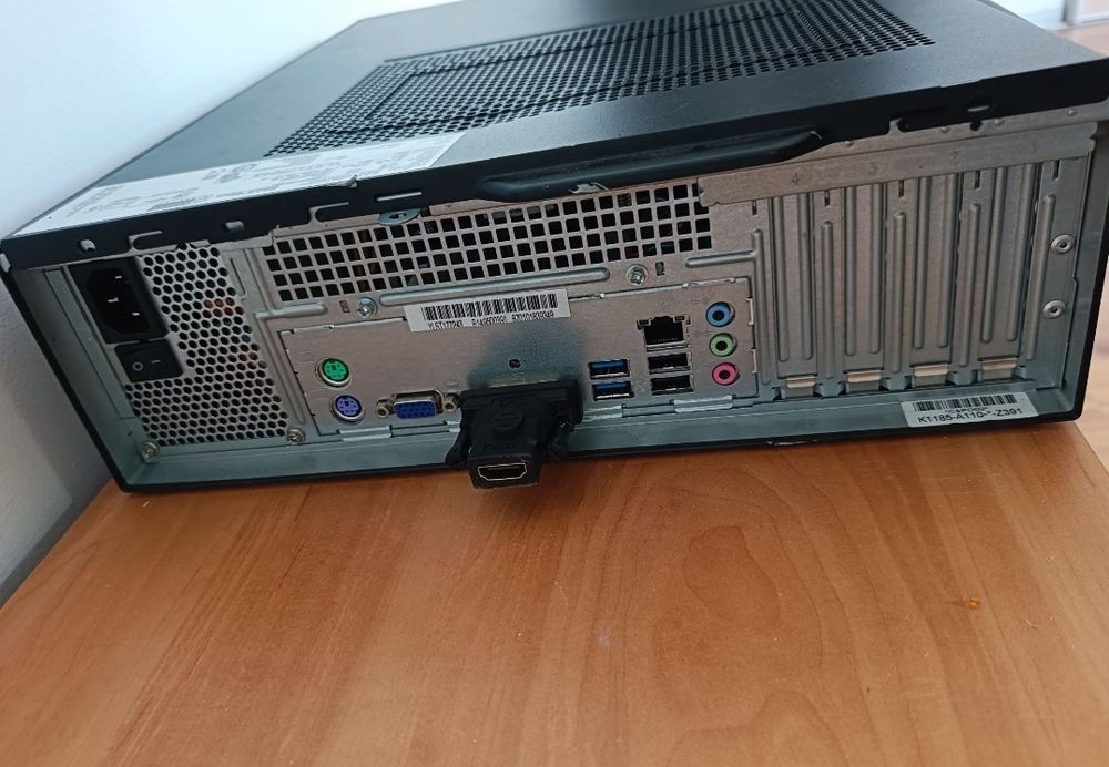 Komputer stacjonarny PC Fujitsu Esprimo E420 monitor gratis Intel Core i3 (3,7 GHz) | 4 GB RAM | Dysk HDD | Klawiatura i Mysz Gratis!