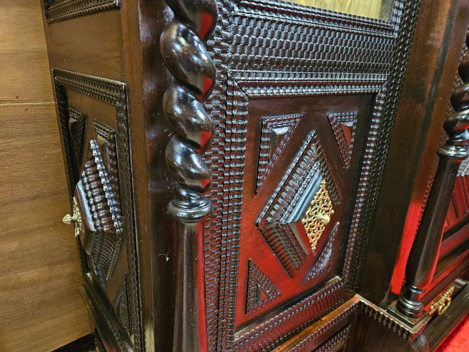 Livreiro antigo em madeira maciça - óptimo estado geral