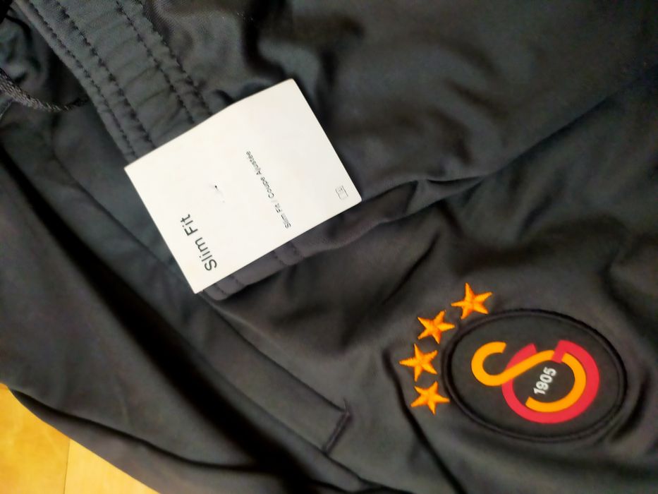 Oryginalne dresy nike slim. Nieużywane.