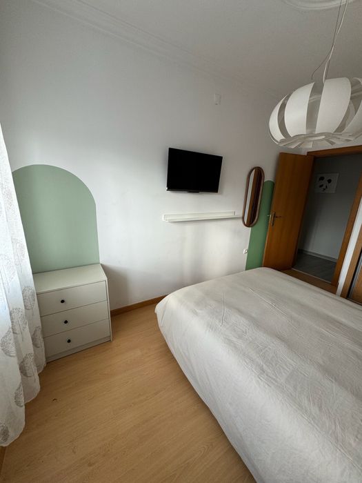 Arrendo quarto em moradia