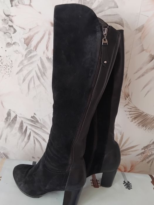 Продам женские сапоги