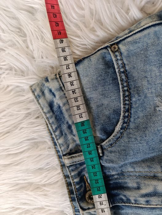 Krótkie spodenki jeansowe