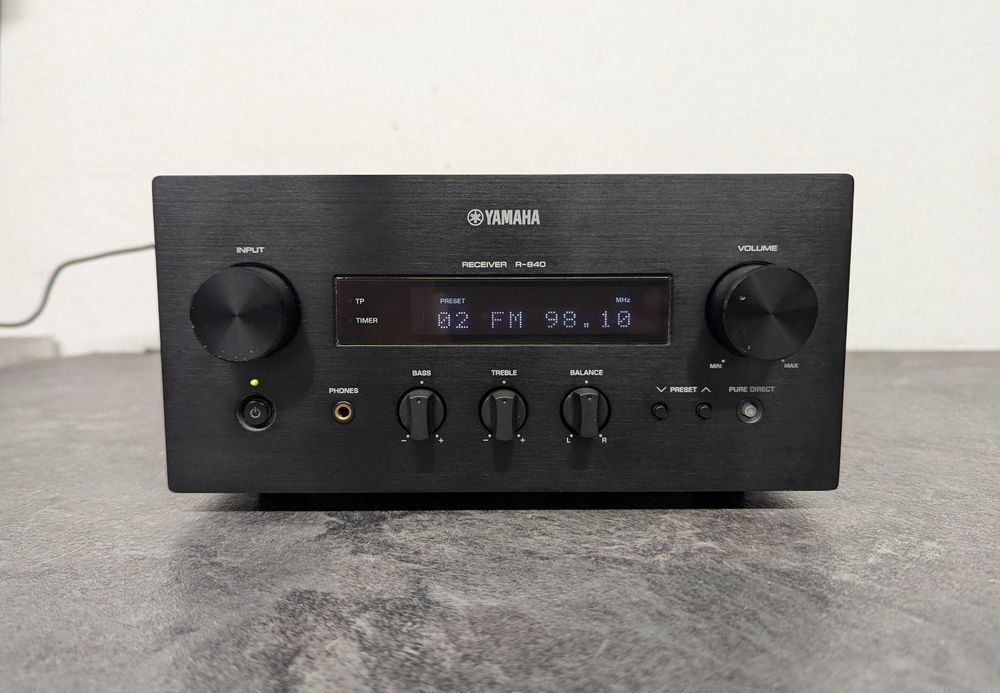 Компактний ресивер Yamaha R-840.  2 х 65 Watt.