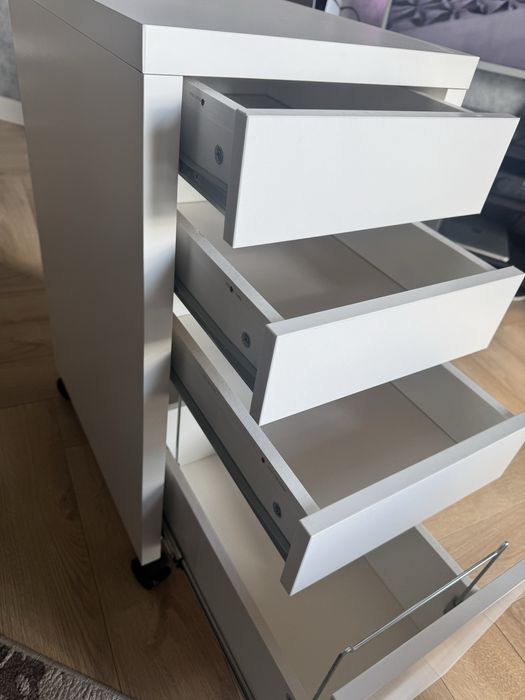 Ikea MICKE szafka na kolkach