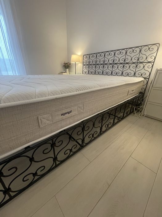 Cama de casal com colchão