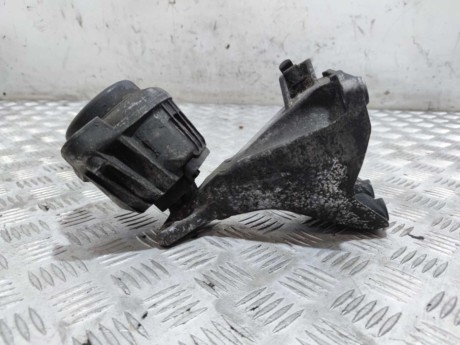 BMW E81 E87 E90 E91 E92 2.0 D N47 Łapa Poduszka Wspornik Silnika