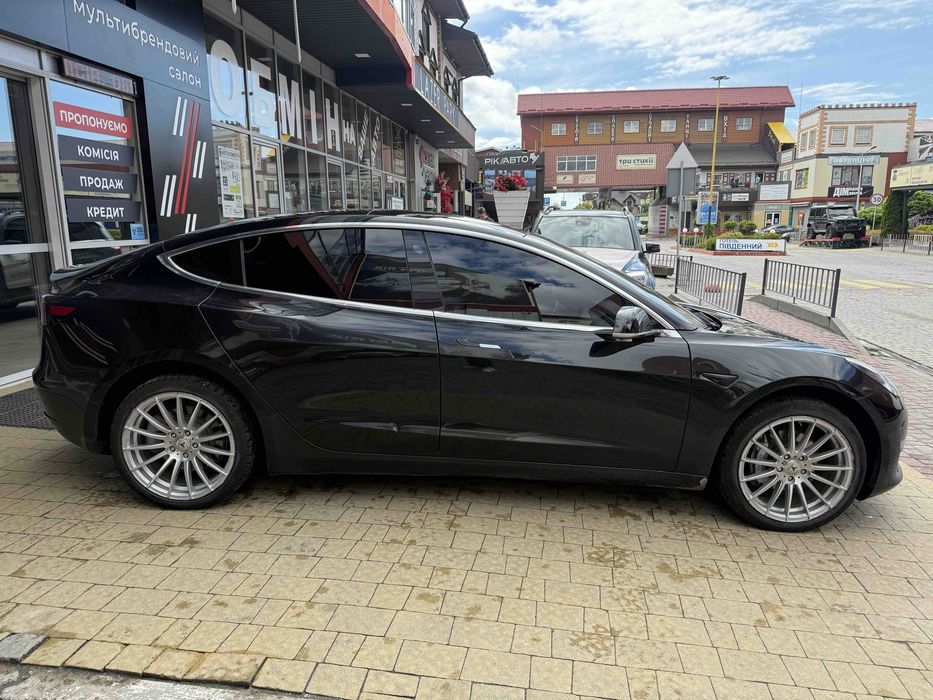 Tesla Model 3 Long Range 75 кВт