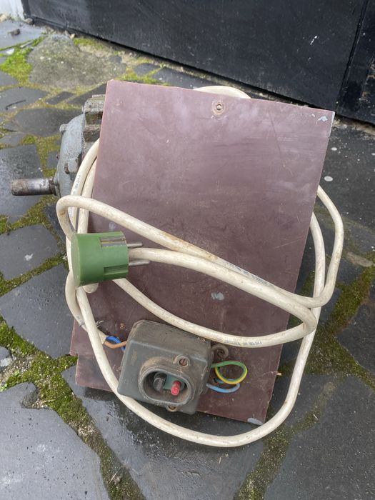 Мотор електричний 2,7кв