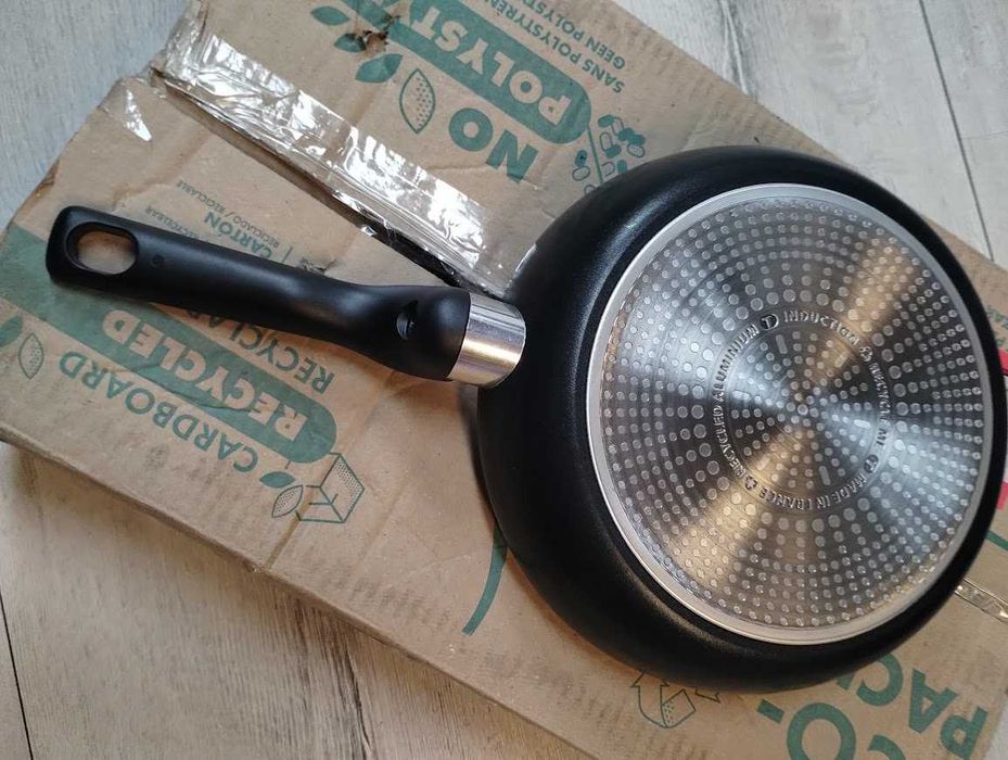 Patelnia Tefal  nieprzywierająca 24 cm do wszystkich kuchenek