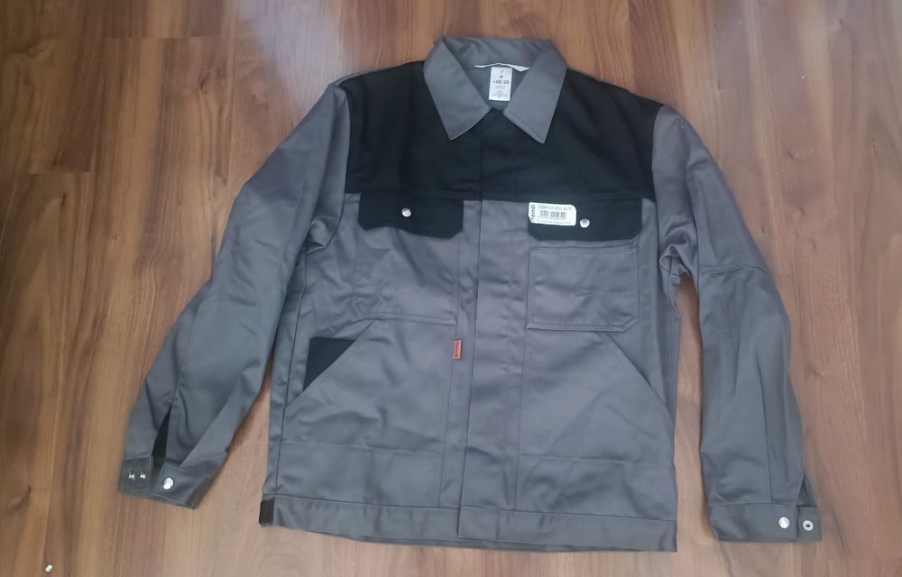 Jaqueta (20€) e bermuda (14€) de trabalho para homem da REINDL