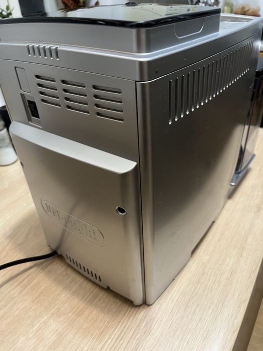 Кавоварка Delonghi