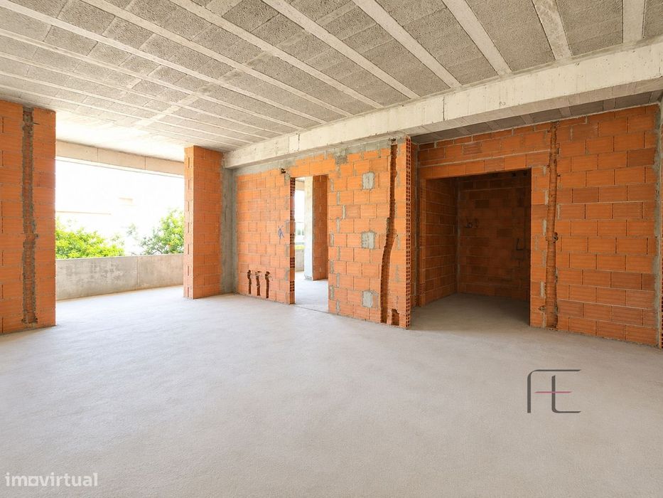 Apartamento T1 com Varanda, condomínio fechado, Arcozelo — Arcozelo, Porto