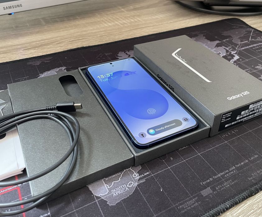 Samsung Galaxy S25 Європейська версія, АКБ 100%