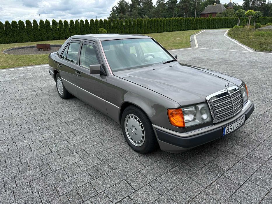 Mercedes-Benz W124