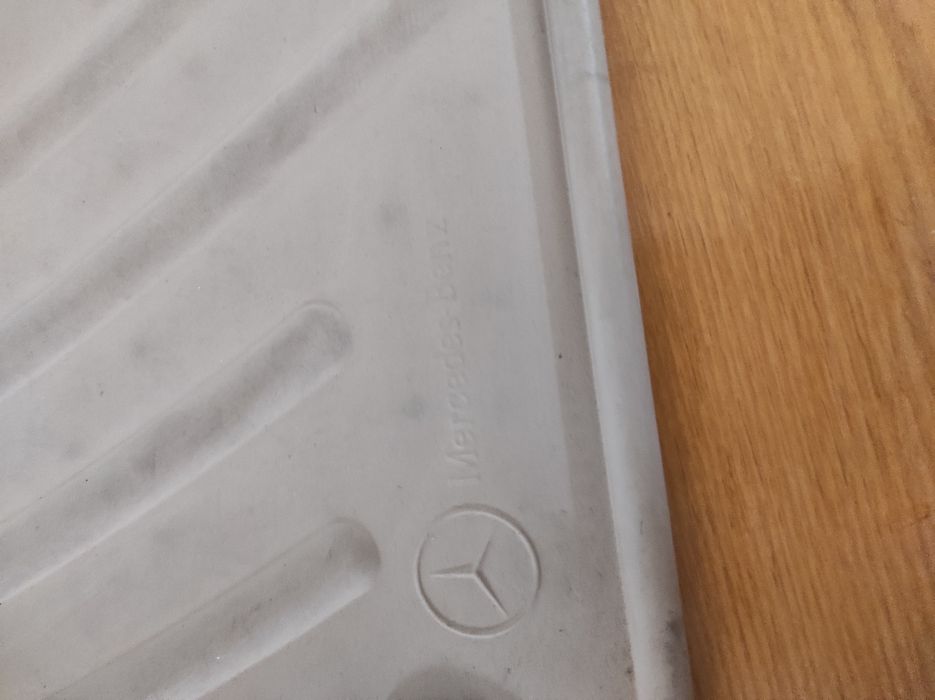 Клірики оригінальні на Mercedes Benz ML
