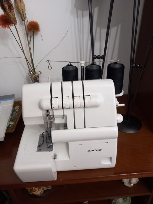 Máquina corte e costura