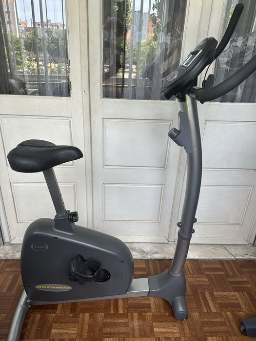 Bicicleta Estática BH Fitness Ariane – Bom Estado