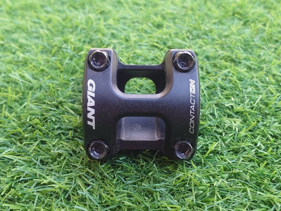 Mostek zintegrowany dwupółka Giant Contact DH na kierownicę 31,8mm