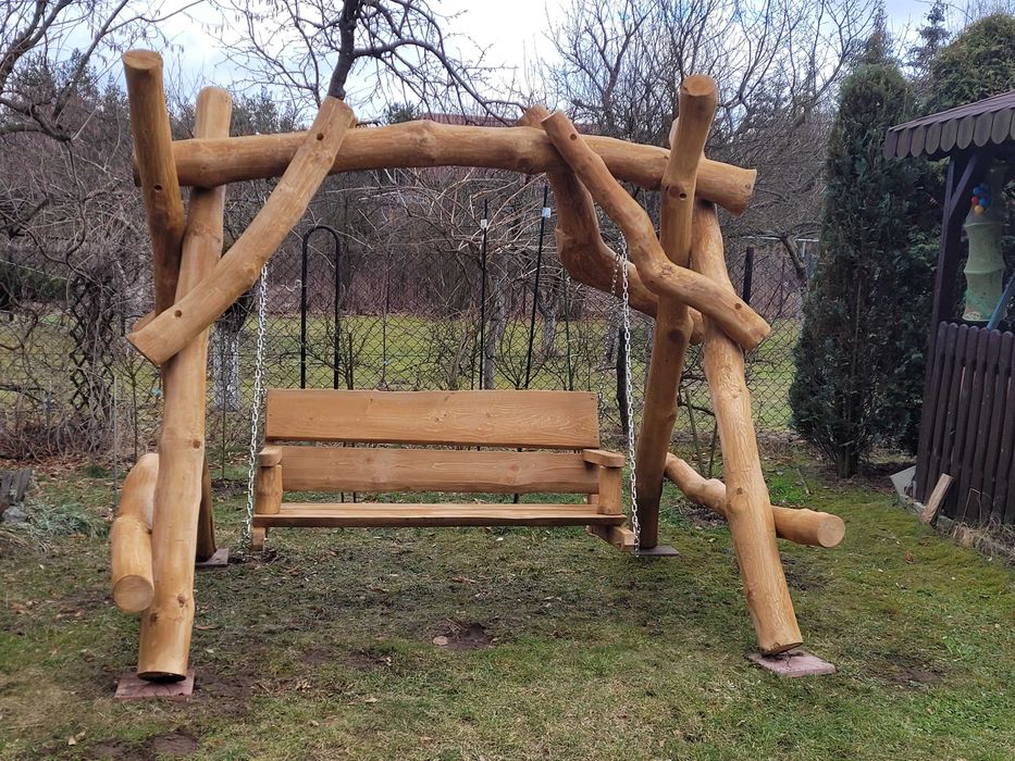 Huśtawka z bali okraglych