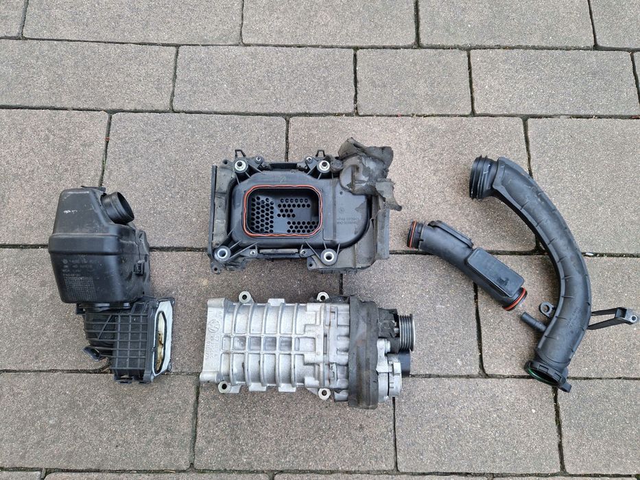 03C276 - Компрессор 1.4 TSI Golf VI  Заслонка 03C128063A