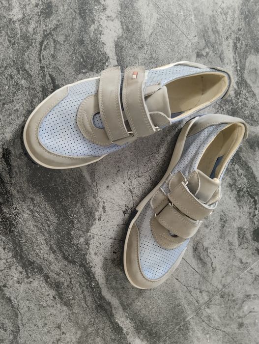 Женские кожаные летние кросовки макасины