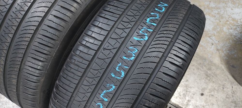 Pneus 285/40/22 e 325/35/22  Pirelli semi novos
