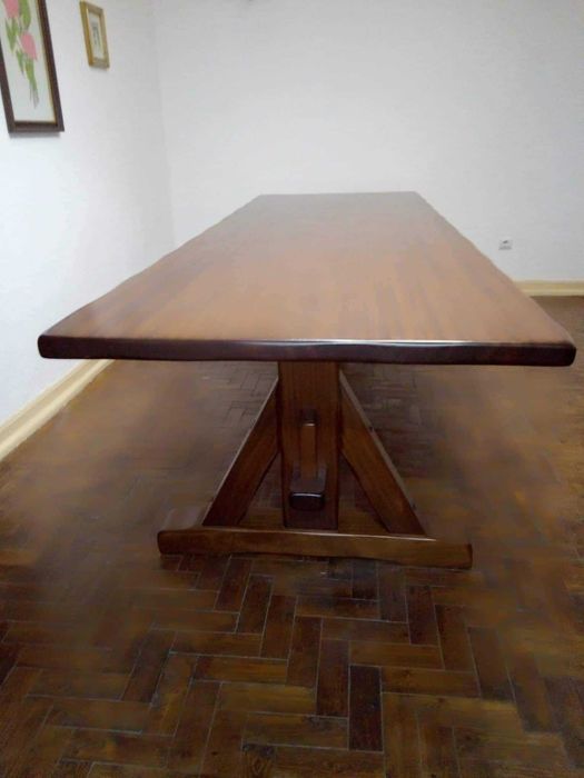 Mesa de mogno para cozinha