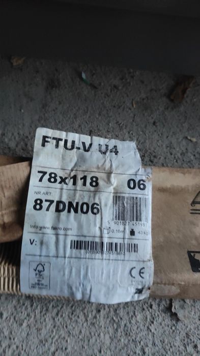 Okno dachowe 78x118 Fakro 3szybowe / wew Biały