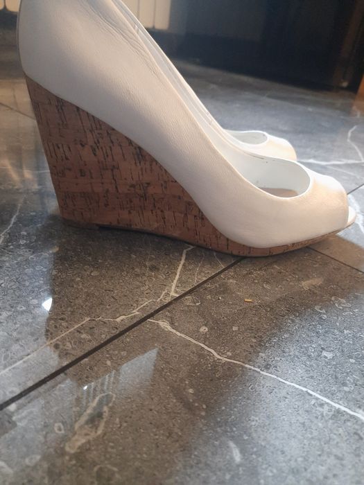 Nowe buty na koturnie rozm.39