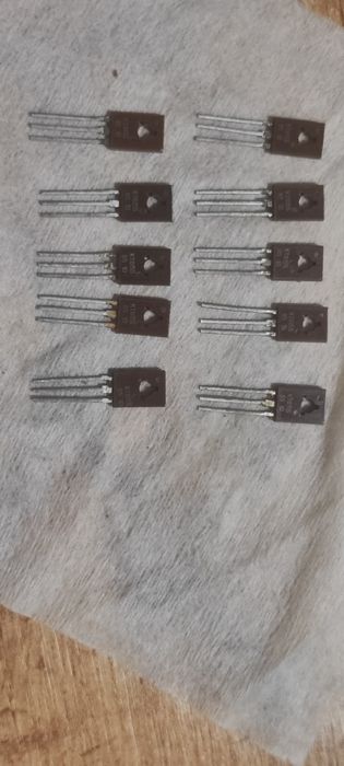 Транзистор КТ 807 Б ,П701 микр К140УД 1,2,5,7,8,9,11,12Бстабилитроны Д