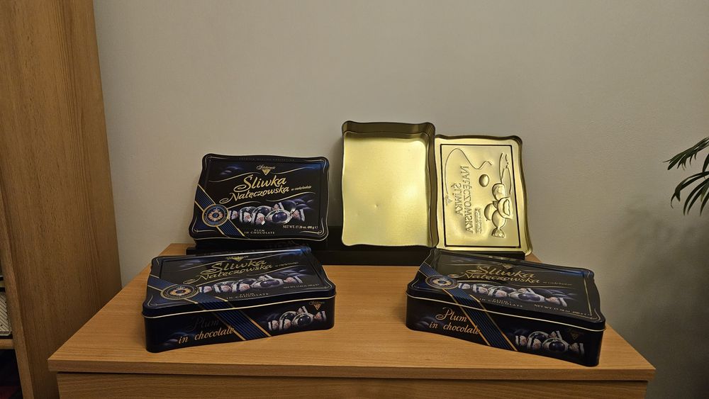 Puszki pojemniki metalowe
