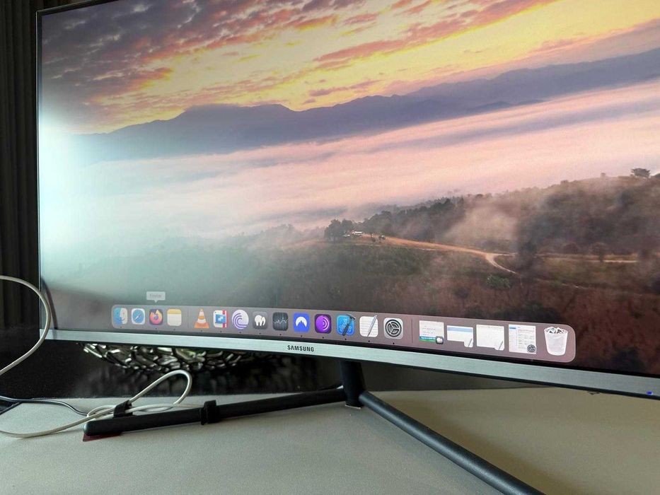 Monitor Curvo SAMSUNG LU32R590CWRXEN (31.5'' - 4K Ultra HD - IPS)