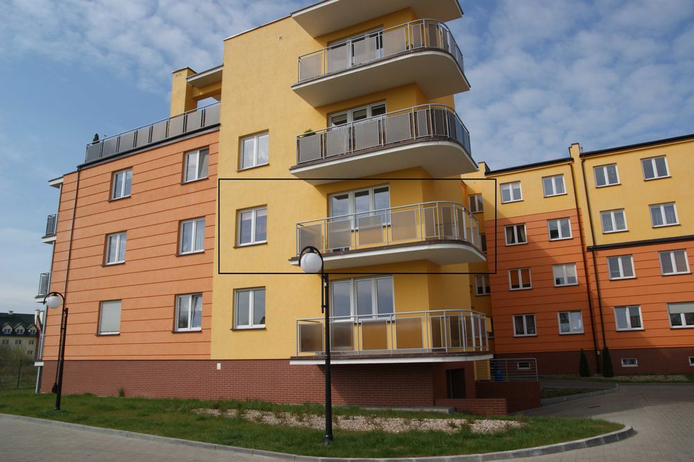 Mieszkanie wynajem 51 m2. Układ: otwarty salon połączony z kuchnią, sypialnia, duży balkon, piwnica, miejsca parkingowe, plac zabaw.