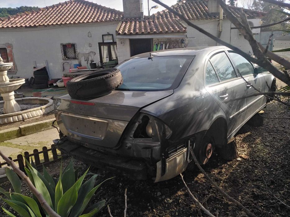 PARA PEÇAS Mercedes E420 V8 BiTurbo de 2005