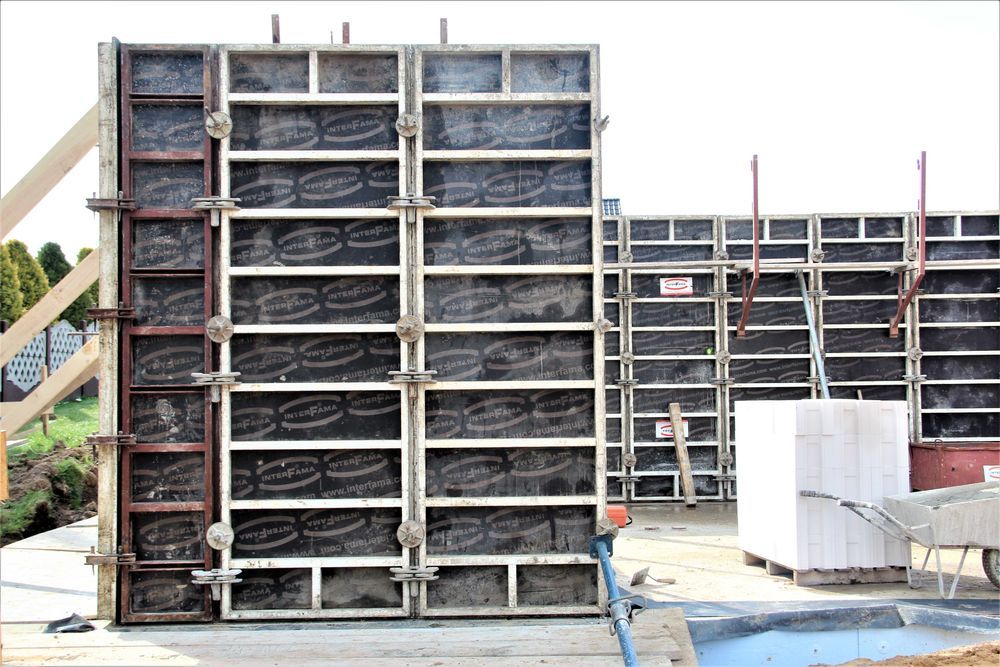 Szalunki Wynajem szalunków stropowych - ściennych Dźwigary Podpory