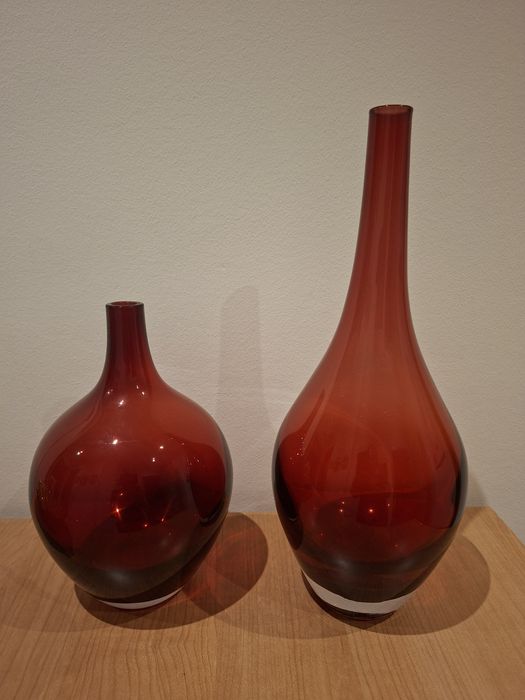 Jarras vidro vermelhas