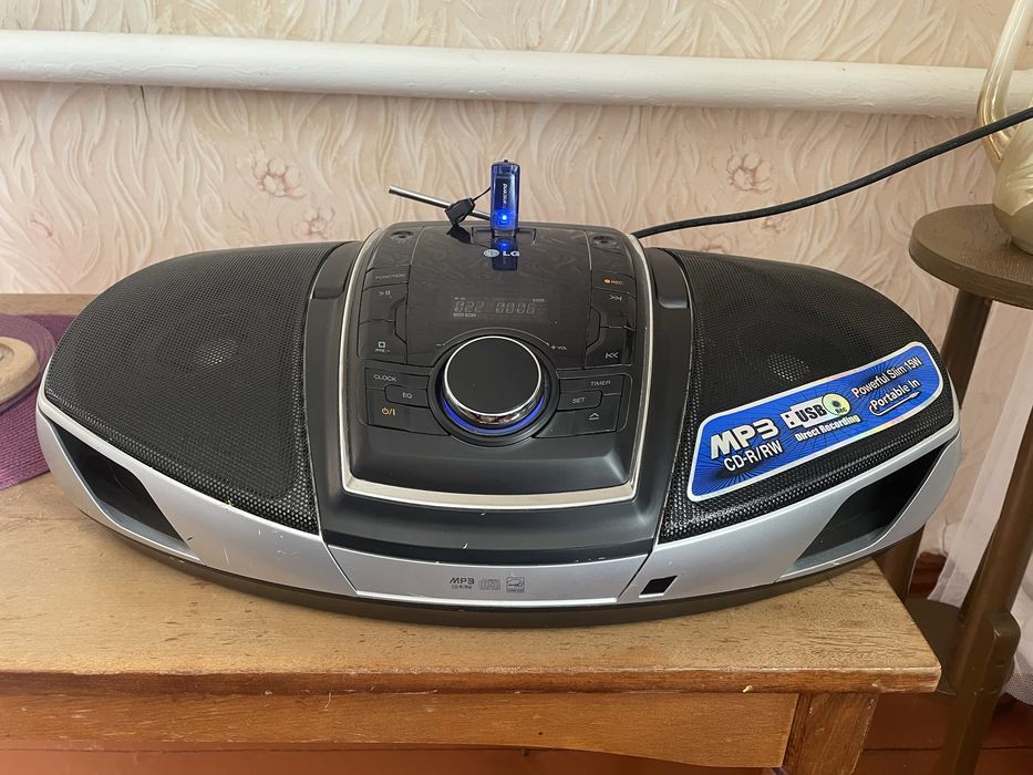 Музичний центр (магнітола) LG SB-74 MP3/CD/USB