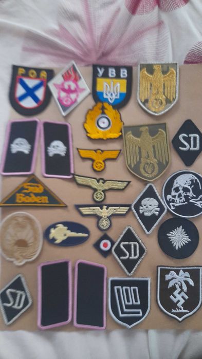 Нарукавные нашивки и сувениры