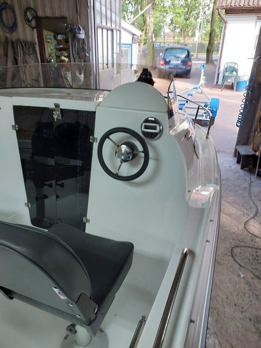 Nowa lódź kabinowa 510