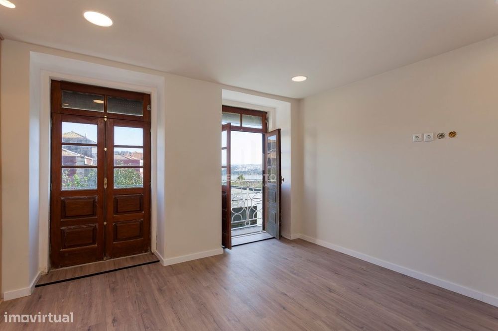 T1 com Espaço Exterior no Bonfim e Vista Douro – 2º Piso | Ideal para