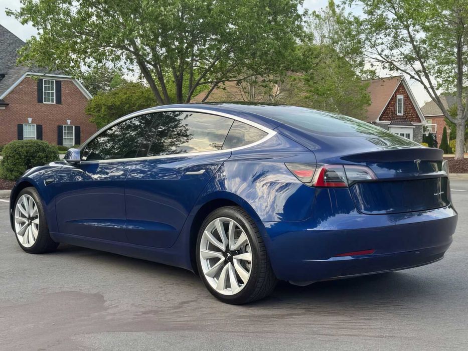 Tesla Model 3 Long Range      2018