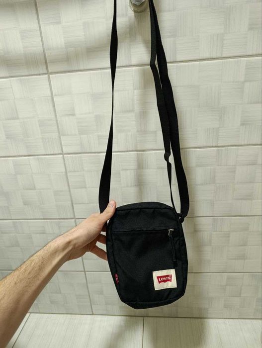 Мессенджер Levi's Mini Crossbody Solid.