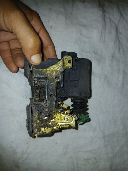 Fechadura Renault Clio I