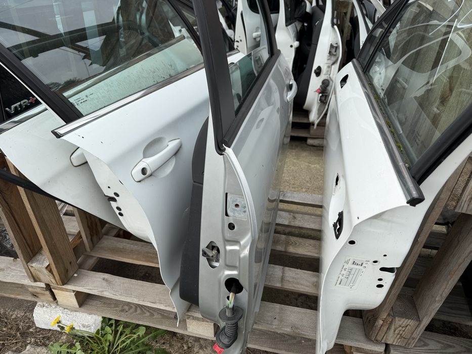Двері Сітроен С4 дверька сітроен с4б7 Citroen C4B7 двері перід зад