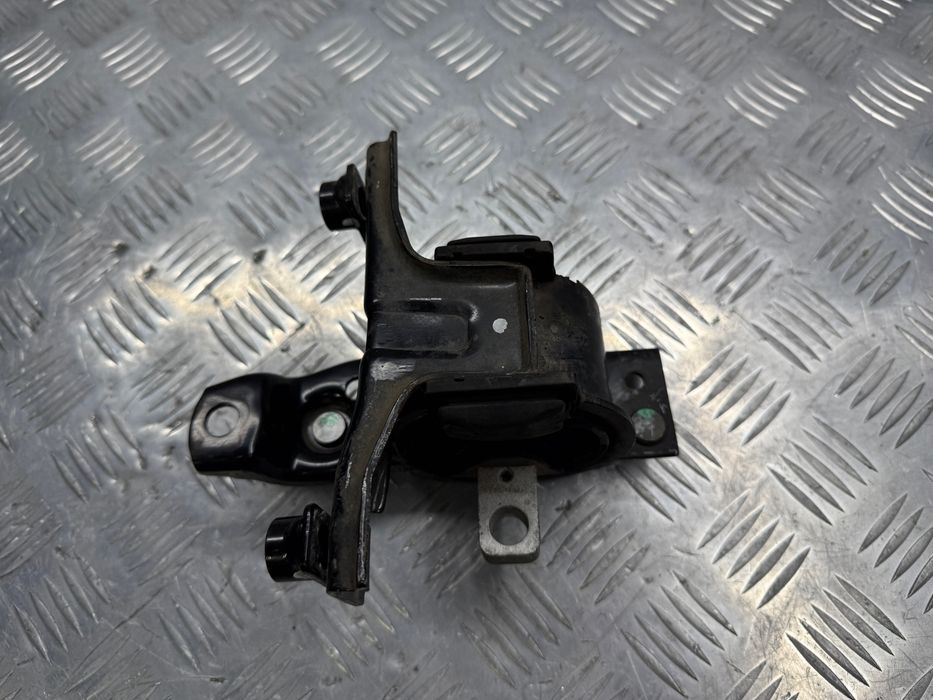 Подушка двигателя skoda rapid 1.6 tdi 6RF199555J