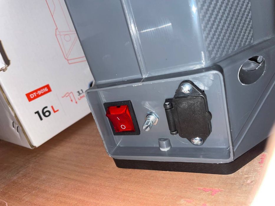 Обприскувач акумуляторний 16 л 3.1 л/хв, 12 В/8 Аг INTERTOOL DT-9016