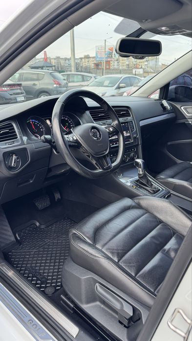 Volkswagen E-Golf Фольксваген Е-Гольф 2016 р 24 кВт ЗАПАС ХОДУ 120 км.